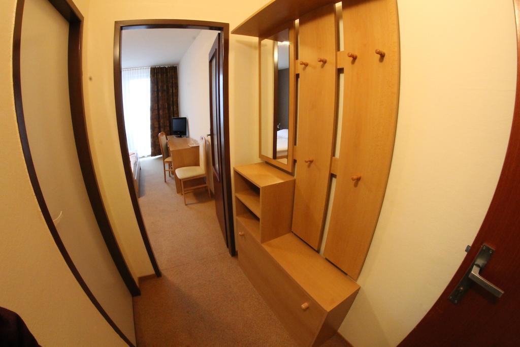 Hotel Spectrum Трнава Экстерьер фото